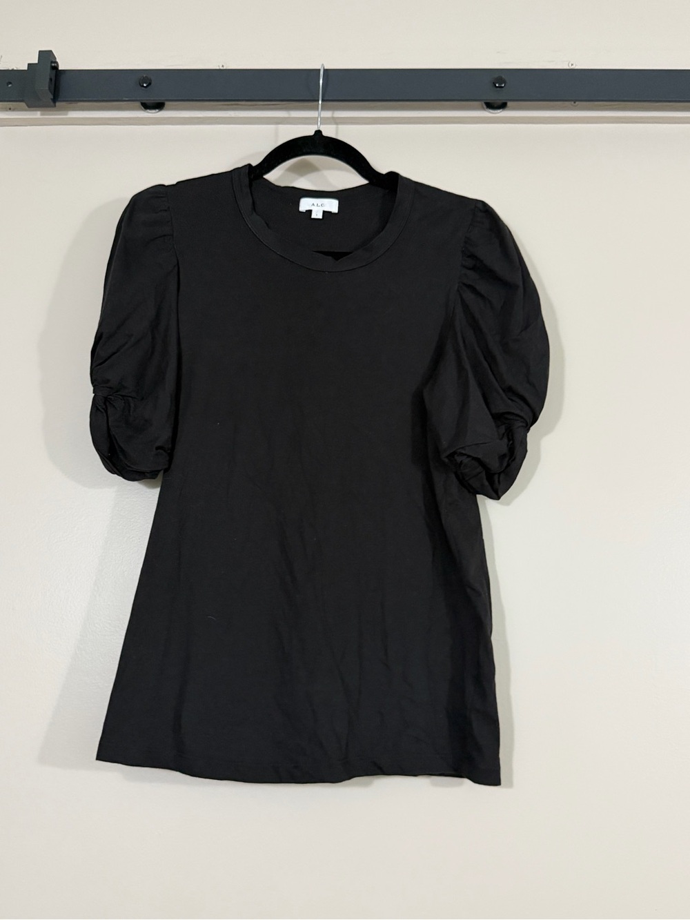 A.L.C. - Black Puffy twist-sleeve Tee, sz L